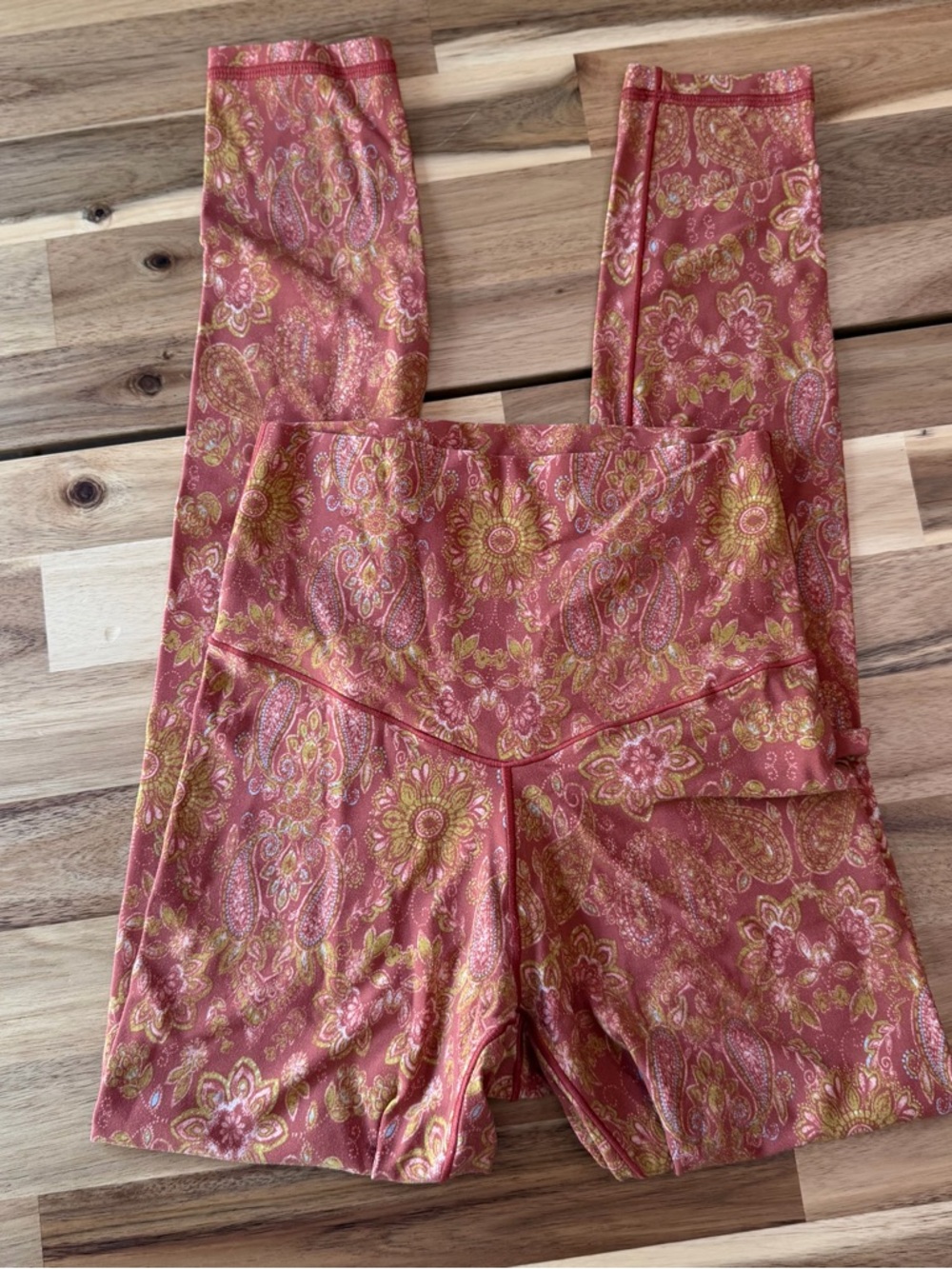 aerie Women’s Paisley Print Rust Red & Mustard Leggings - Picture 7 of 9